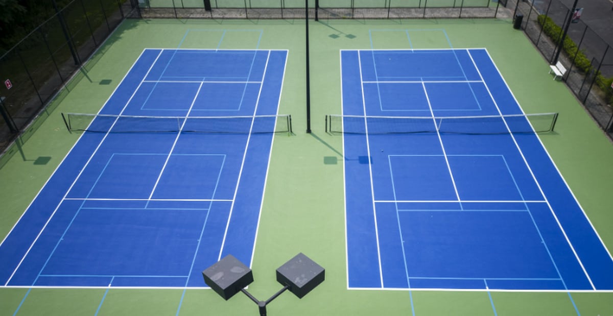 outdoor pickleball court
